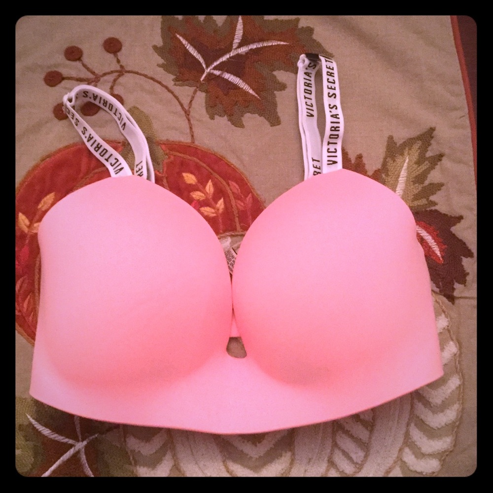 NWT Victoria Secret T-Shirt Bra Size 34DD